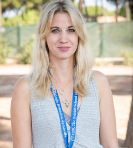 Coordinadora de KS2 & Profesora de Yr 4 Miss Alice es el primer contacto con los padres en temas de pastoral y académicos en LKS2. Miss Alice es the UKLA's Ambassador in Spain. UKLA es la asociación de literatura en el reino unido.